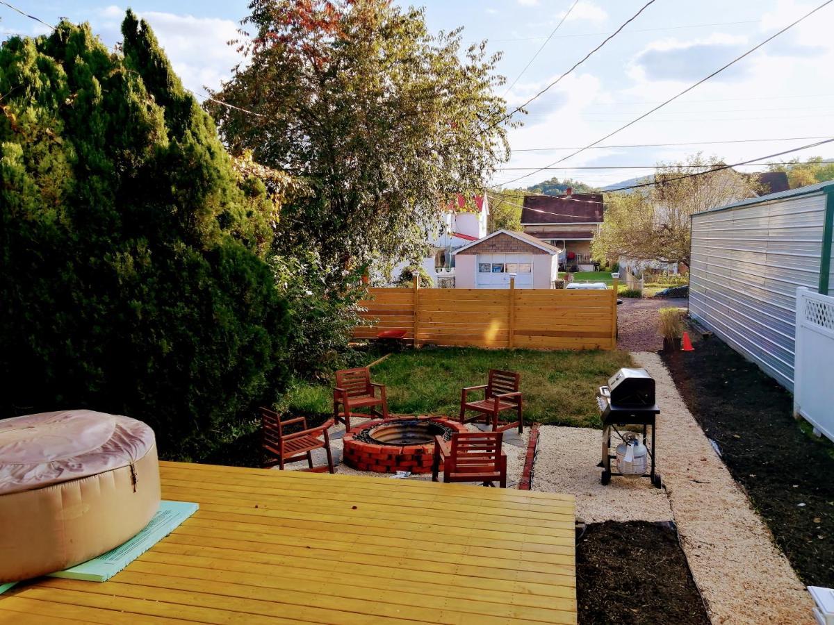 The Dacha. Cumberland Vacation 빌라 외부 사진